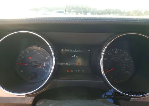 2015 Ford Mustang z USA, uszkodzony, nr VIN 1FATP8UH1F5397582